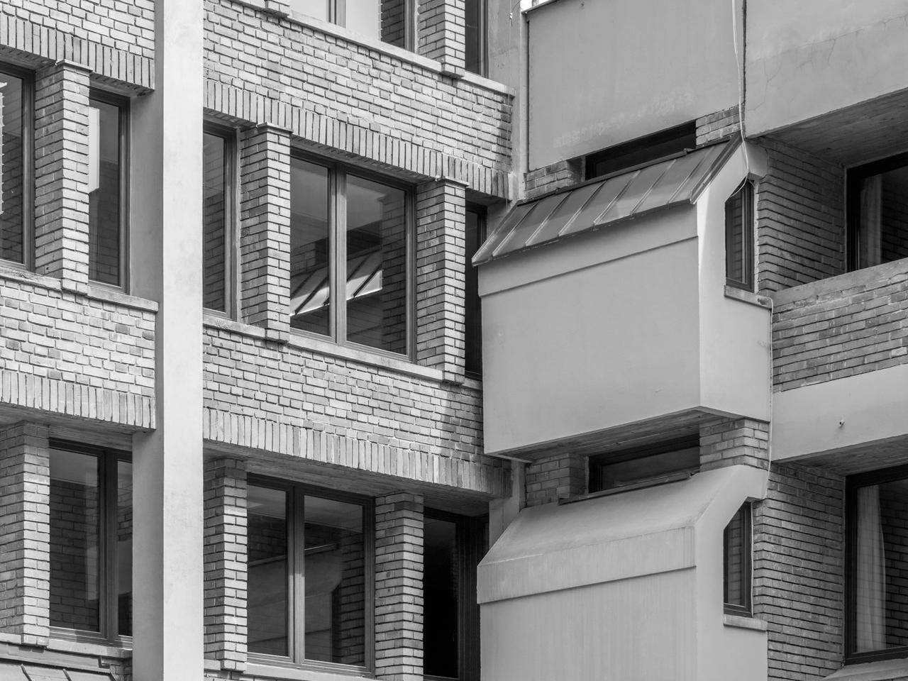 Kolegium Polonijne w Przegorzałach jak klasztor La Tourette Corbusiera 