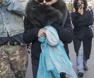 Madonna wybiegła z hotelu! Jej strój zaszokował fanów