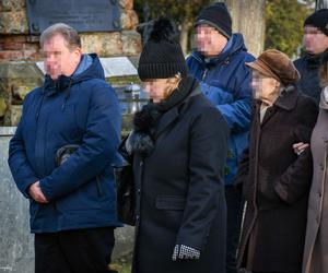 Tłumy na pogrzebie Pawła. Dziennikarz i druh OSP spoczął na cmentarzu we Włocławku