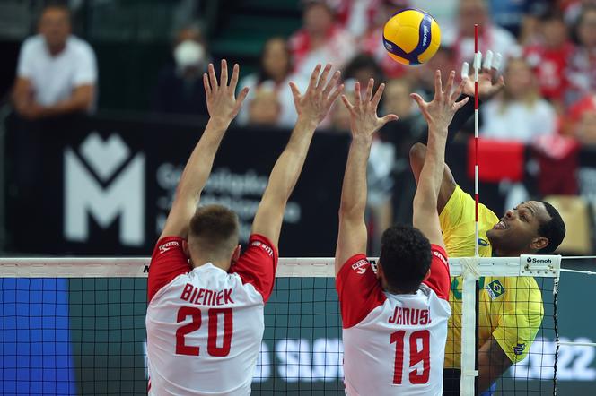 Finał Polska - Włochy O KTÓREJ GODZINIE grają siatkarze finał dzisiaj Uwaga na godzinę finału! MŚ Polska - Włochy O której godzinie finał siatkarzy dzisiaj 11.09 O której siatkówka dzisiaj 