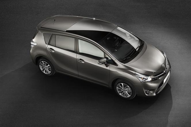 Toyota Verso lifting 2016