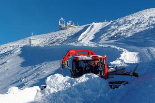 Tatry zasypane śniegiem. Na Kasprowym Wierchu już 70 cm. W Zakopanem piesi nie mogą korzystać z chodników