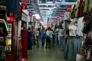 Wnętrze Kupieckich Domów Towarowych - rok 2003