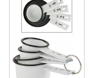 Domowe akcesoria emaliowane