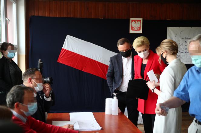 Wybory 2020. Para prezydencka razem z córką oddali głosy w drugiej turze
