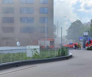 Pożar na Promenadach Wrocławskich! Trwa akcja strażaków [ZDJĘCIA]