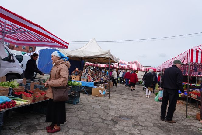 Ceny warzyw i owoców na targowisku w Skarżysku