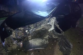 Dwa samochody roztrzaskane, są ranni. Dramatyczny wypadek pod Wyszkowem