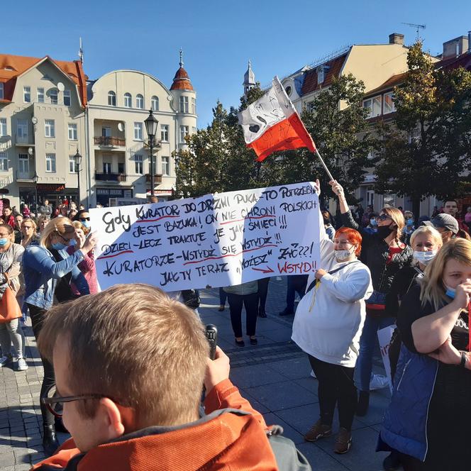 Demonstracja pod Sądem Rejonowym w Środzie Wielkopolskiej! "Elena wróć! 