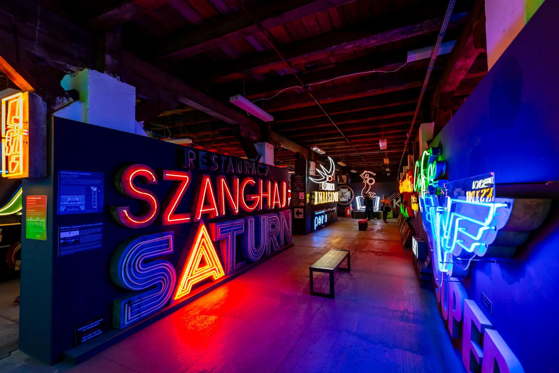 Neony z Muzeum Neonów w Warszawie