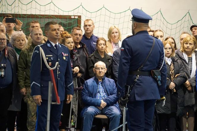 Nowi policjanci wypowiedzieli słowa przysięgi. Na Warmii i Mazurach rekrutacja wciąż trwa [ZDJĘCIA]