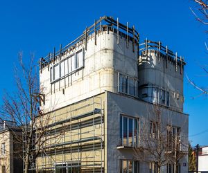 Nadbudowa kamienicy na Gocławku w Warszawie