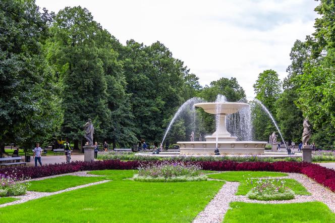 Ogród Saski w Warszawie – widok ogólny z fontanną