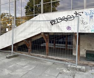 Taras między Hotelem Cracovia i Kinem Kijów. Czy nadaje się jeszcze do remontu?