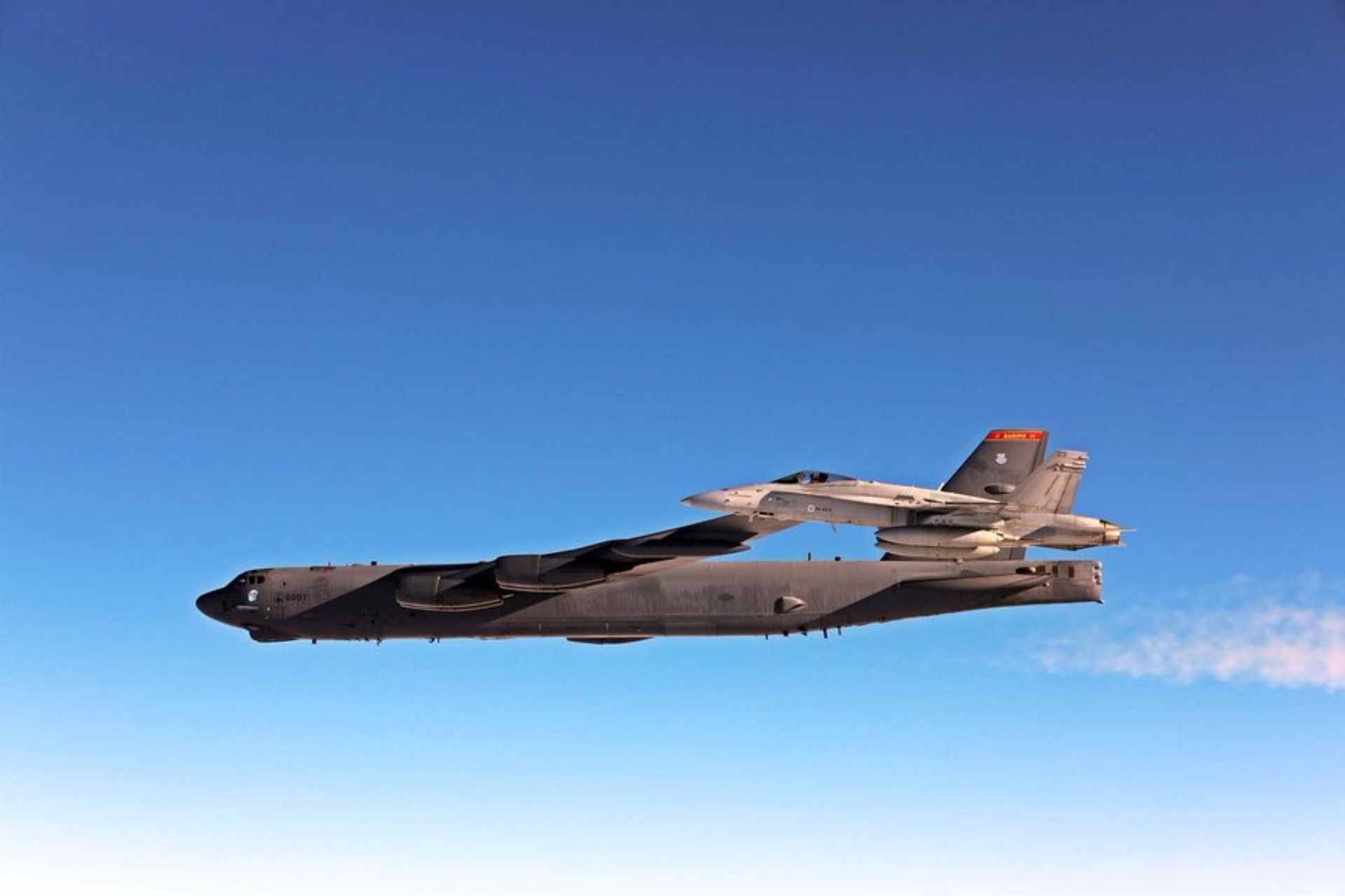 B-52 nad Finaldią