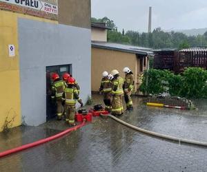 Burze z ulewami nad Polską. Podtopione budynki i szpital w Głuchołazach