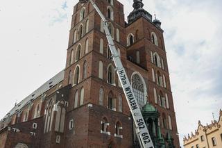 Zdjęcie korony królewskiej z wieży bazyliki Mariackiej