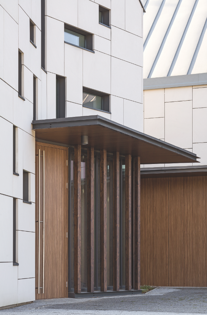 Dom pogrzebowy na Służewiu, wejście do kaplicy