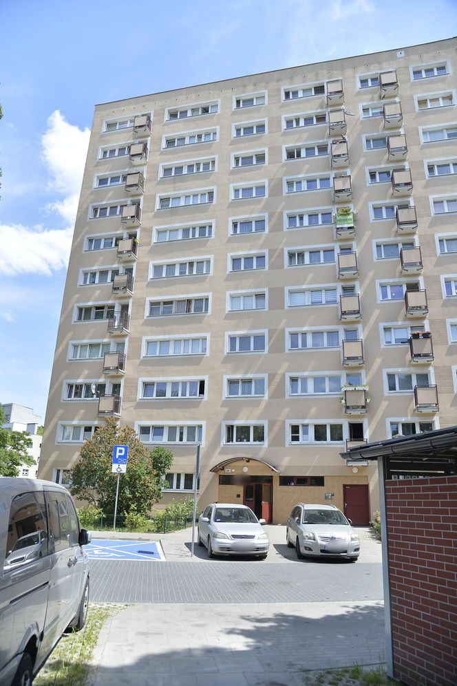 Brat rzucił się z nożem na brata. Wstrząsające relacje sąsiadów. „Krzyczał, że długo nie wytrzyma”