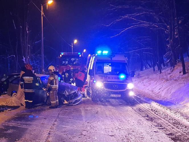 Nowy Sącz. Dwie osoby w szpitalu po wypadku na ulicy Biegonickiej
