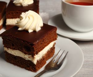 Ciasto wuzetka na dużą blachę: przepis na wuzetkę