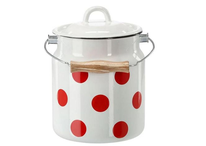 Domowe akcesoria emaliowane