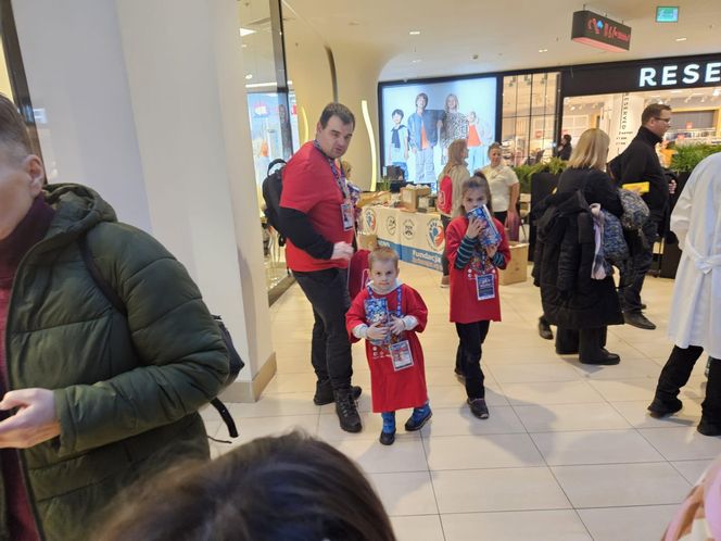 WOŚP w Olsztynie. Moc atrakcji w Centrum Handlowym Aura. Zobacz zdjęcia!