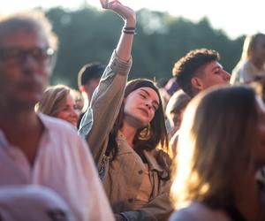 2. Dzień OFF Festivalu w Katowicach: Wzruszenie Edyty Bartosiewicz, niezapomniany koncert Grace Jones