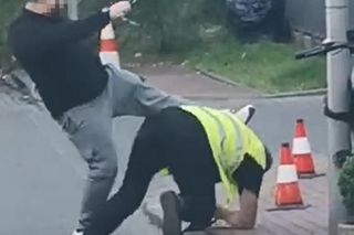 Ochroniarz pobity na Ochocie. Agresywny dostawca zaatakował. Poszło o parkowanie!
