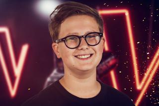 Antoni Szydłowski - kim jest uczestnik The Voice Kids? Wywołał CIARKI śpiewając hit Adele!