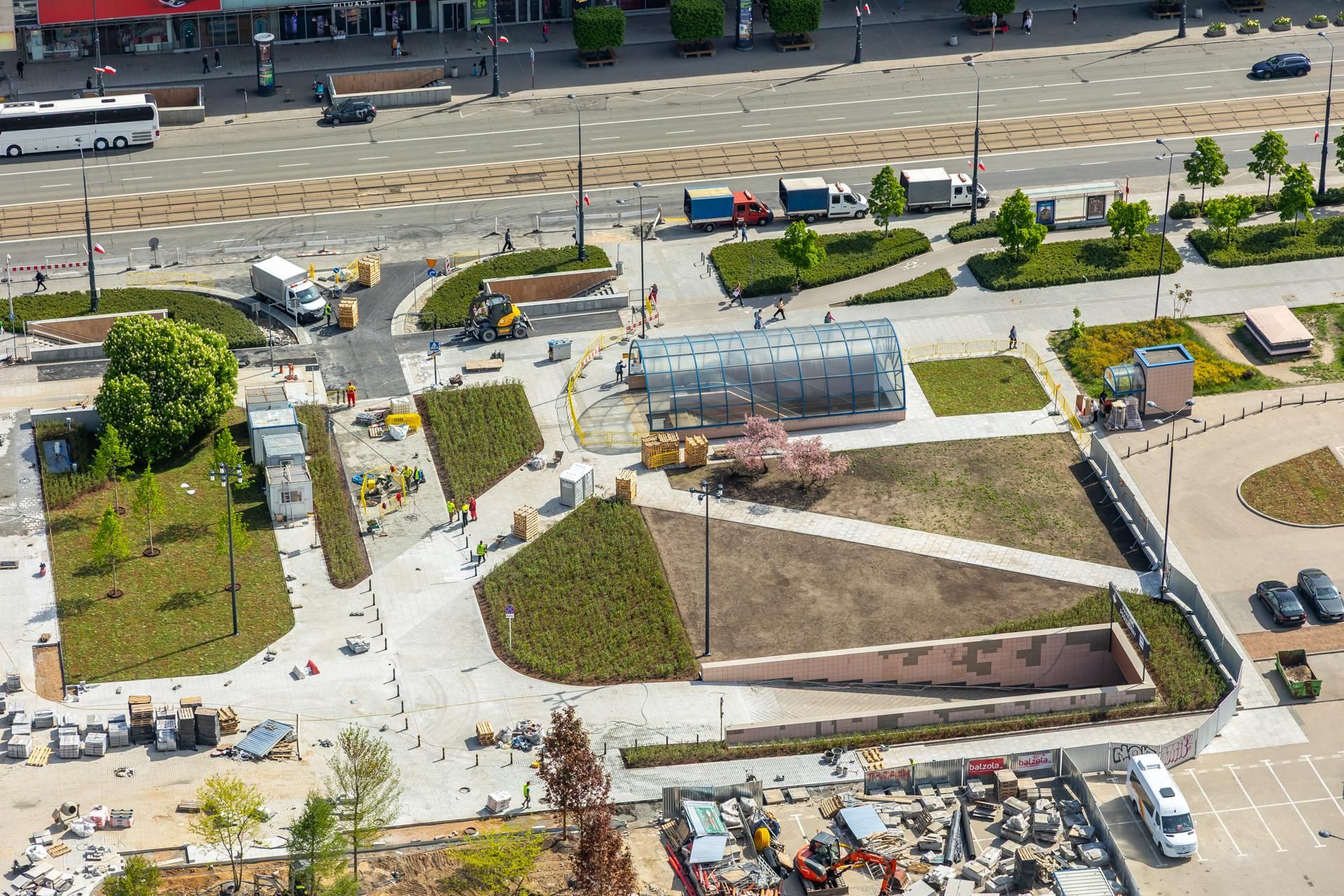 Wyjście z metra Centrum w stronę MSN w 2025 r.