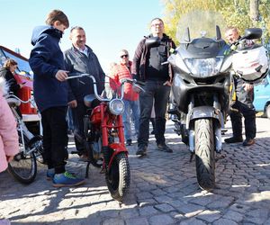 Zlot pojazdów zabytkowych na terenie dawnej Fabryki Samochodów Ciężarowych w Lublinie