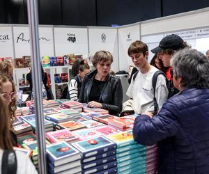 Targi Książki w Katowicach to okazja do zdobycia autografów pisarzy