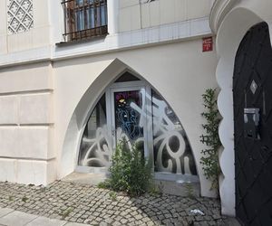 Zdewastowany zabytek w Warszawie