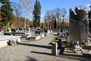 Wszystkich Świętych w Starachowicach. Zmiany w organizacji ruchu i dodatkowe parkingi
