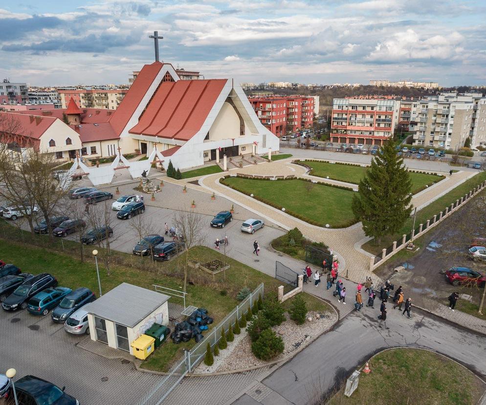 Parafia Świętego Brata Alberta w Lublinie prowadzona przez oo.Bernardynów