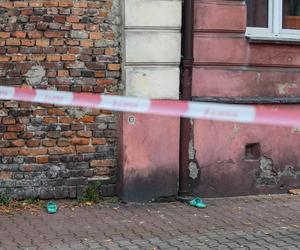 Pani Sylwia zginęła, a jej mąż walczy o życie. Zarwał się pod nimi balkon. Sprawą zajmie się prokuratura.