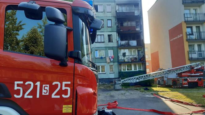 Pożar w Mysłowicach przy Robotniczej. Dramatyczna akcja strażaków [ZDJĘCIA]