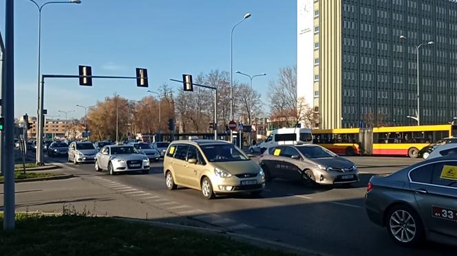 Kieleccy taksówkarze przyłączyli się do ogólnopolskiego protestu. Ale nie utrudniali życia mieszkańcom [WIDEO]