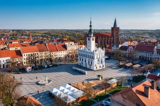 AI wybrała polską stolicę zakochanych. Miłość zapisana w murach