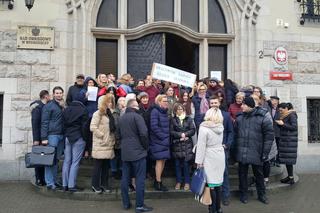 Pracownicy sądów w Bydgoszczy stracili cierpliwość. Domagają się podwyżek! [AUDIO]
