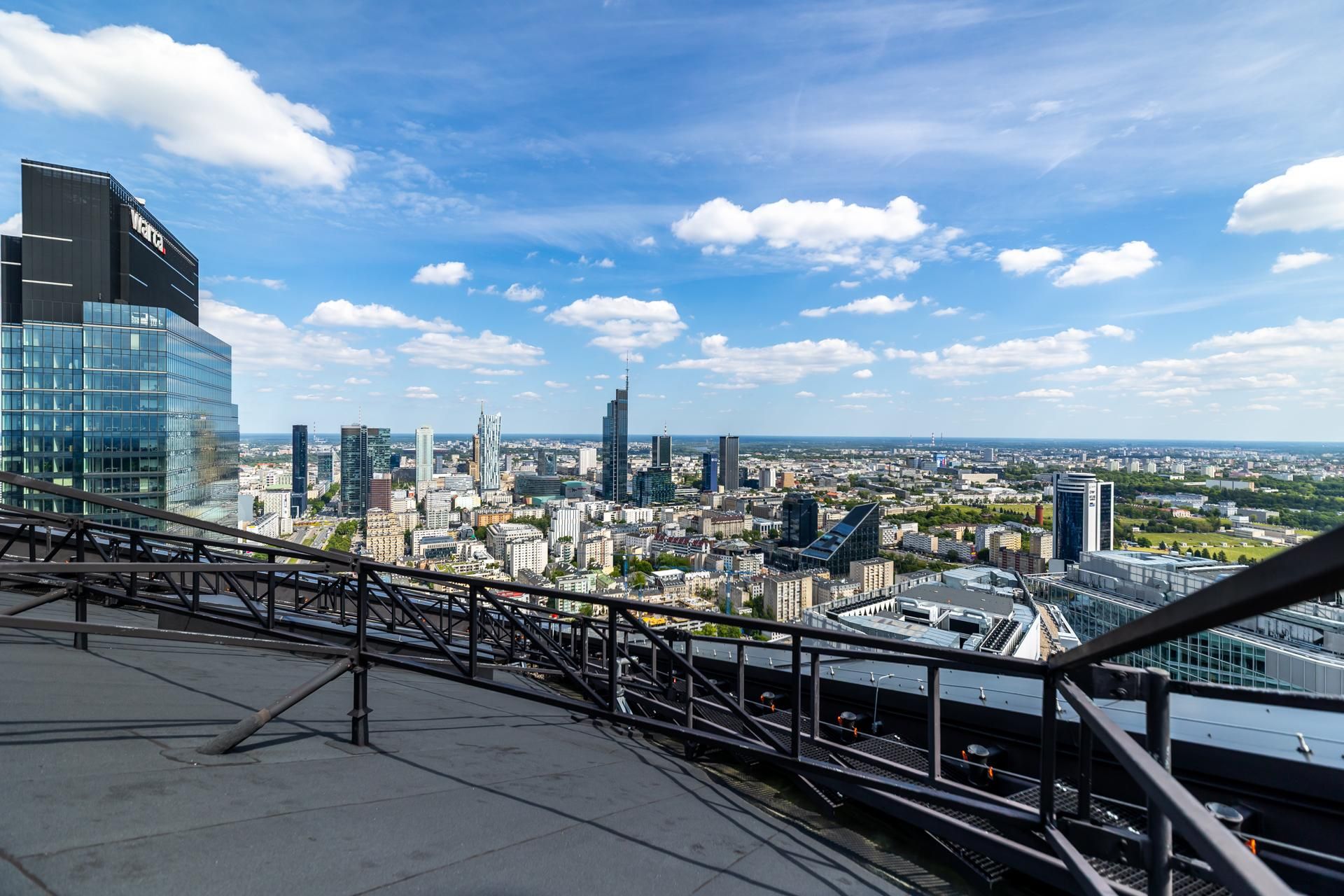 Panorama Warszawy z wieżowca Skyliner