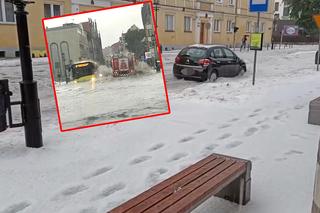 Potworna ulewa i gradobicie, zalane całe Gniezno! Sztab kryzysowy reakcją na pogodowy armagedon [AKTUALIZACJA, WIDEO]