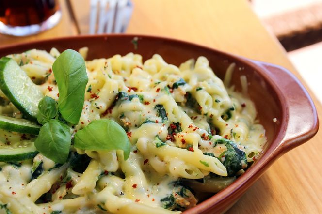 Zapiekanka makaronowa ze szpinakiem - jak zrobić?