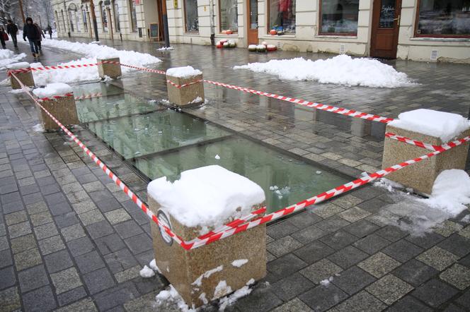 Okno czasu na lubelskim deptaku jest obecnie zabezpieczone taśmą