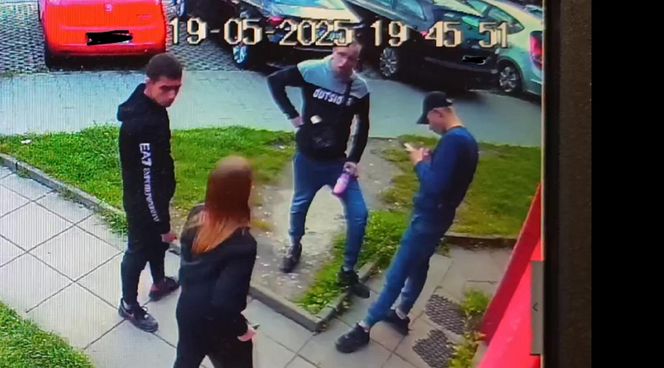 Policja w Krakowie prosi o pomoc w identyfikacji sprawców pobicia