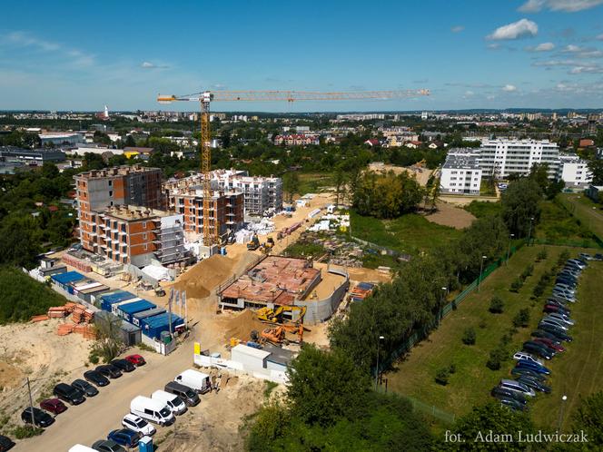 Białystok. Nowe mieszkania komunalne na osiedlu Bema. Miasto prezentuje postępy prac