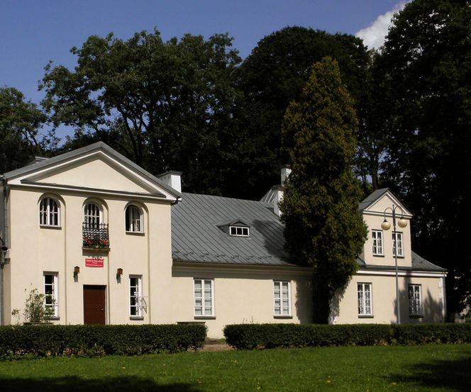 4. Przysucha (258. miejsce w Polsce wśród miast powiatowych) - zamożność per capita 2024: 4718,69 zł