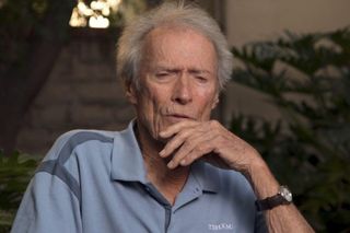 Clint Eastwood kończy dziś 95 lat i zachwyca formą! Te dwa produkty odstawił, by zachować zdrowie