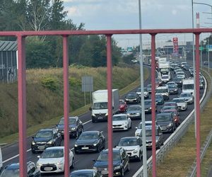 Poranny paraliż na DTŚ. Zderzenie dwóch pojazdów zablokowało trasę w kierunku Katowic